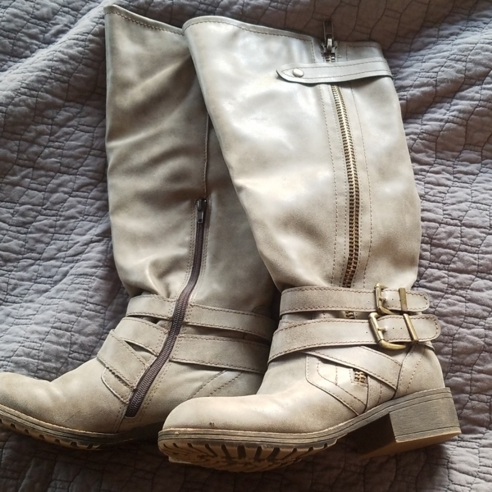 Grey tall boots with side zipper detail